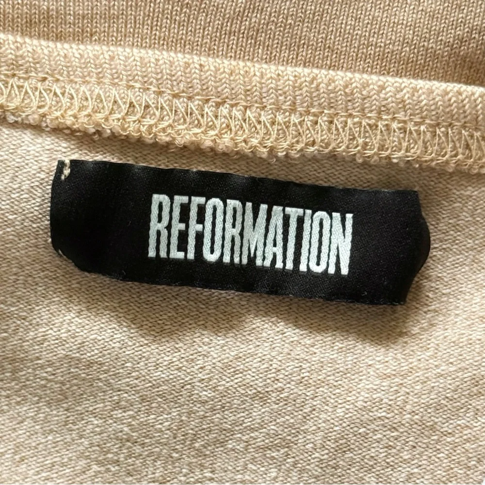REFORMATION TAN KNIT SPAGHETTI STRAP V-NECK CROP TOP - Picture 6 of 7